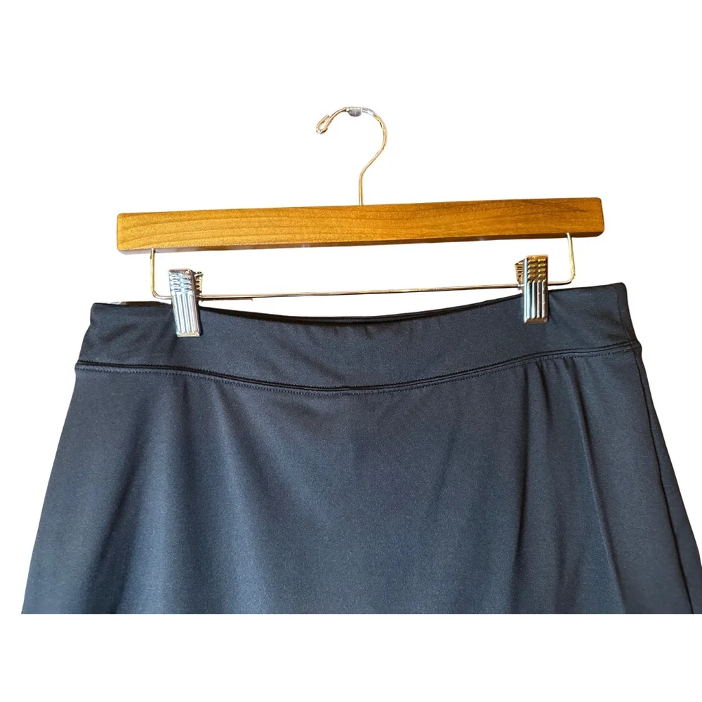 Tranquility Size Medium Black Skort